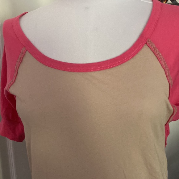 Wet Seal Raglan Tee - Picture 4 of 5